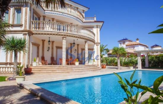 ​Comprar villa de lujo en Cabo Roig, Costa Blanca, España