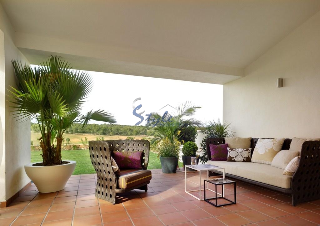 Resale - Villa - Las Colinas