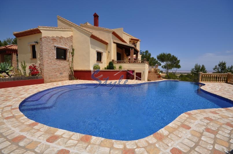 Resale - Villa - San Miguel De Salinas