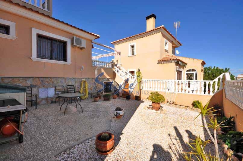 Resale - Villa - Villamartin