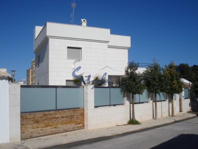 Villa for sale in La Zenia, Costa Blanca, Spain 583-6