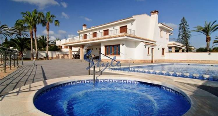 Luxury villa for sale in Cabo Roig, Costa Blanca, Alicante, Spain