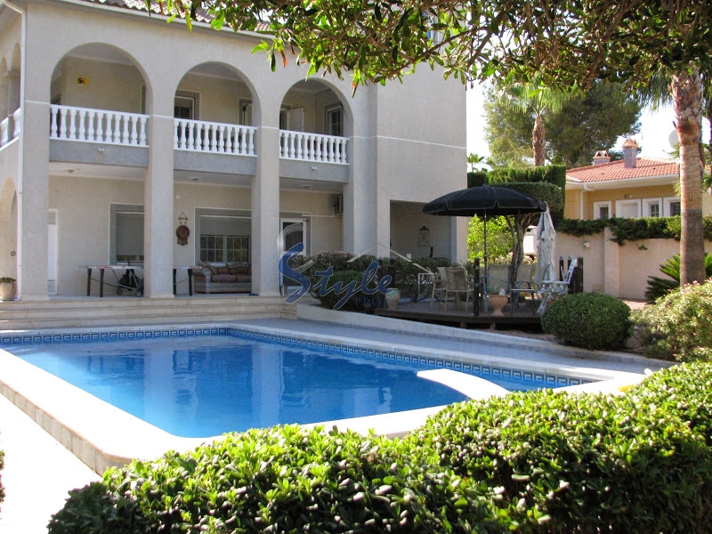 Villa con piscina privada en Las Filipinas, Costa Blanca