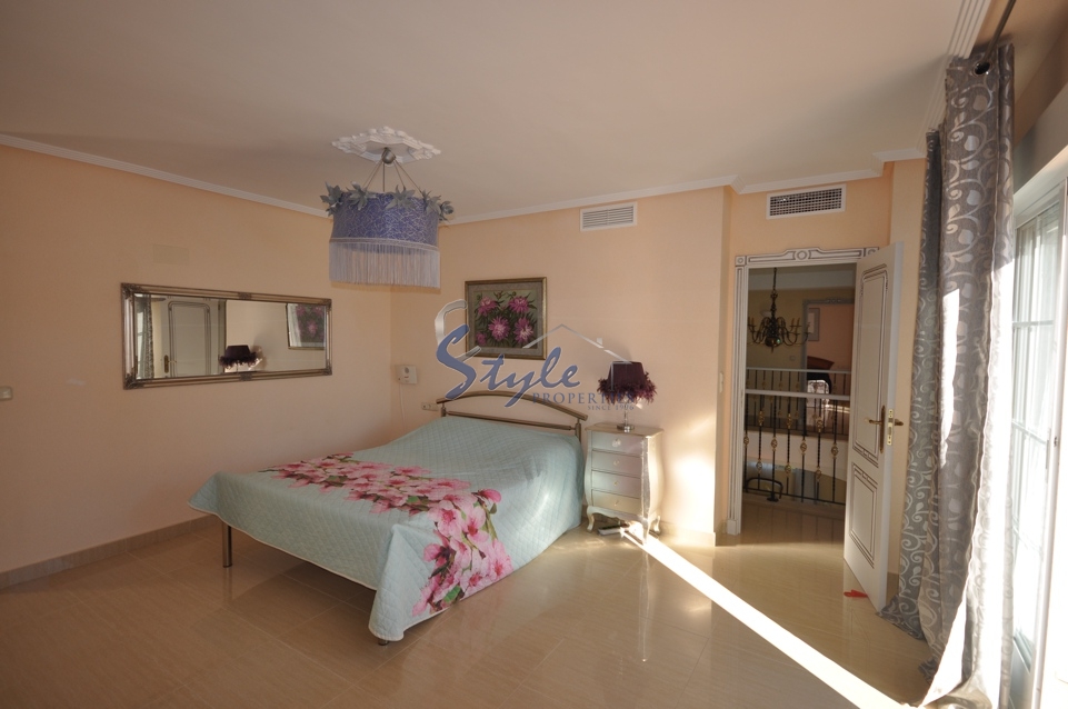 Resale - Villa - La Zenia