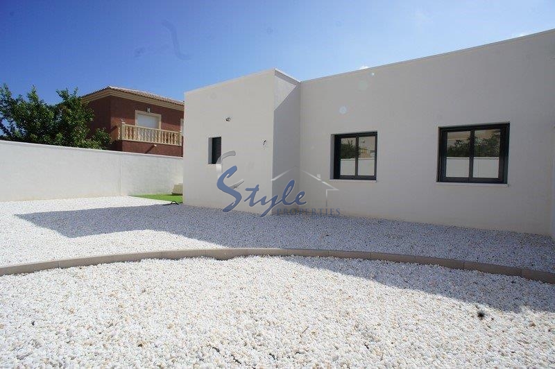 Resale - Villa - Torrevieja