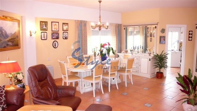 Villa de lujo con piscina privada en Torrevieja, Costa Blanca