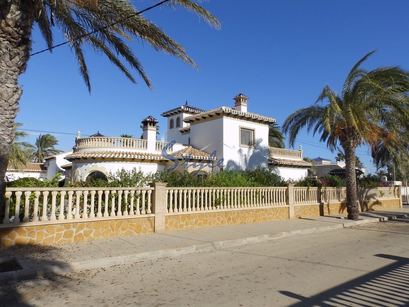 Luxury villa for sale in Cabo Roig, Costa Blanca, Spain 759-6