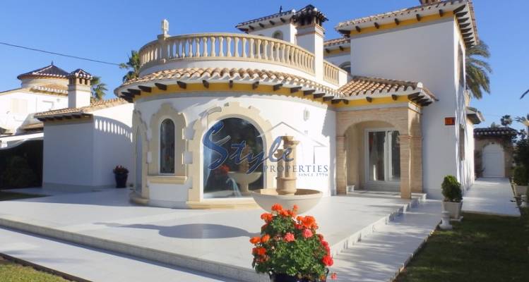 Luxury villa for sale in Cabo Roig, Costa Blanca, Spain 759-1