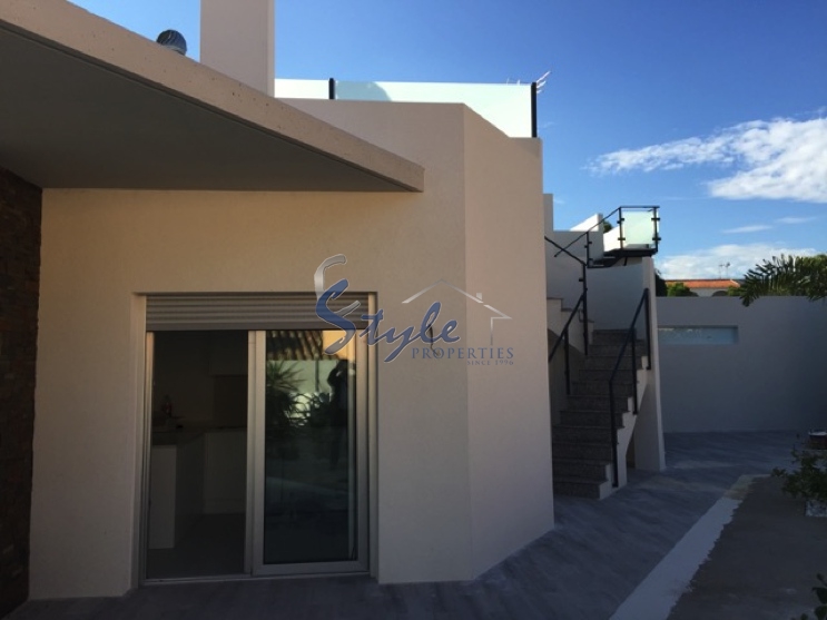 Chalet de obra nueva en Los Balcones, Costa Blanca, ON464 - 10