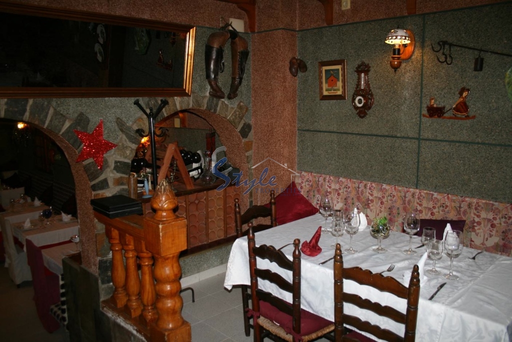 Ресторан рядом с морем в Торревьехе, Испания N058 -15
