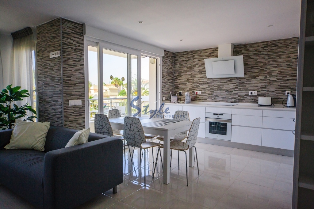 Apartment for sale in La Zenia, Costa Blanca - dining rom