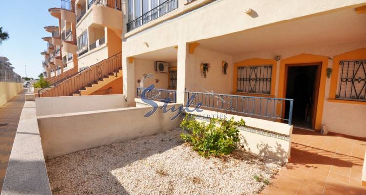 Apartment for sale in Punta Prima, Costa Blanca - front 