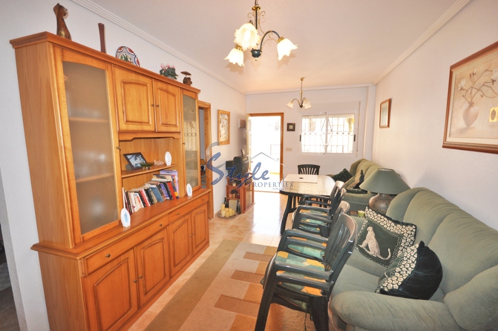 Apartment for sale in Punta Prima, Costa Blanca - living room