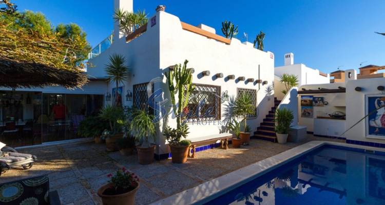 Resale - Villa - Lomas de Don Juan