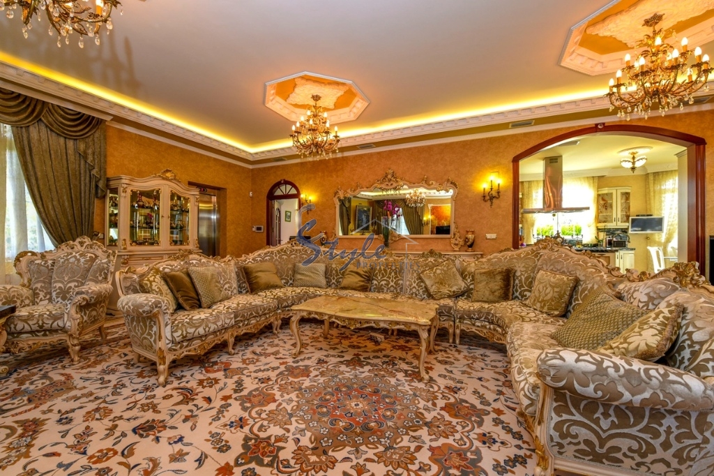 Resale - Luxury Villa - Orihuela Costa  - Orihuela Costa