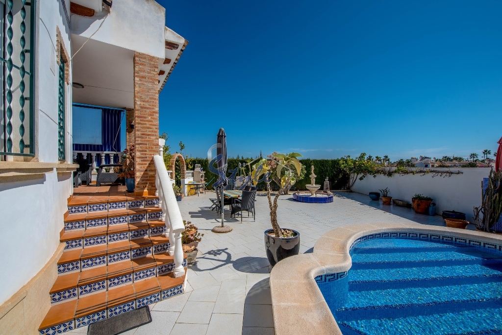 Resale - Villa - Villamartin