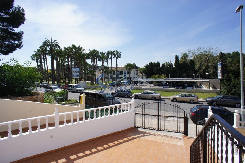 Resale - Villa - Villamartin