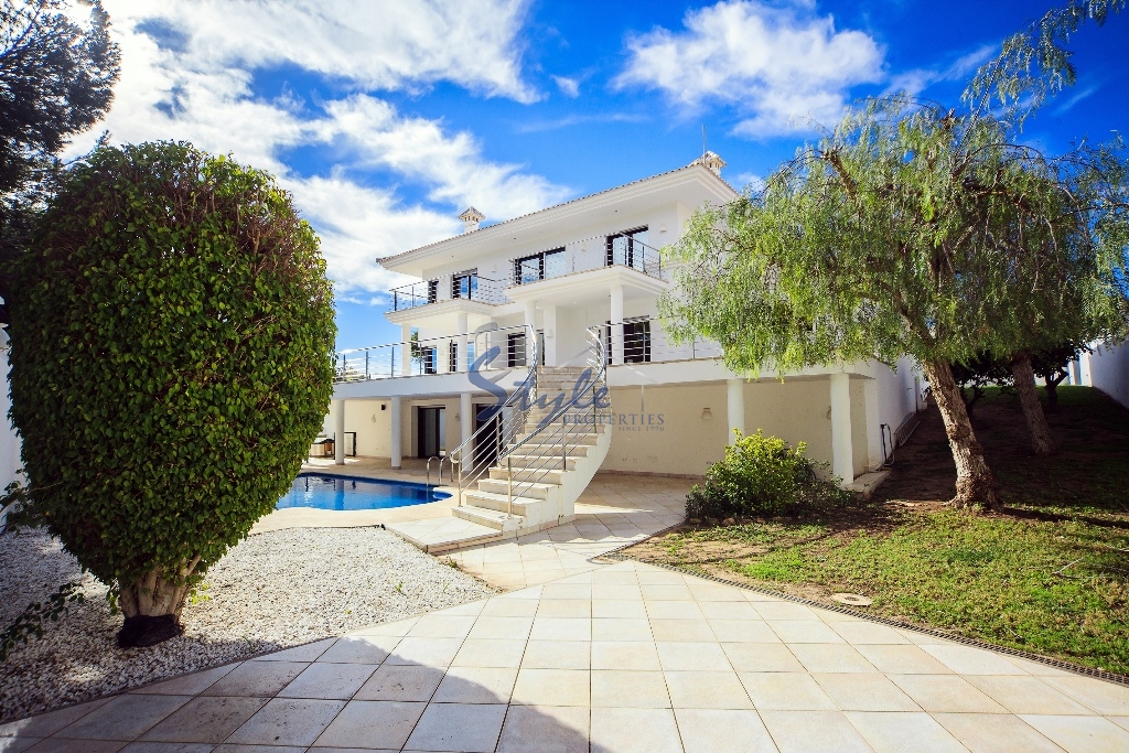 Resale - Villa - Villamartin