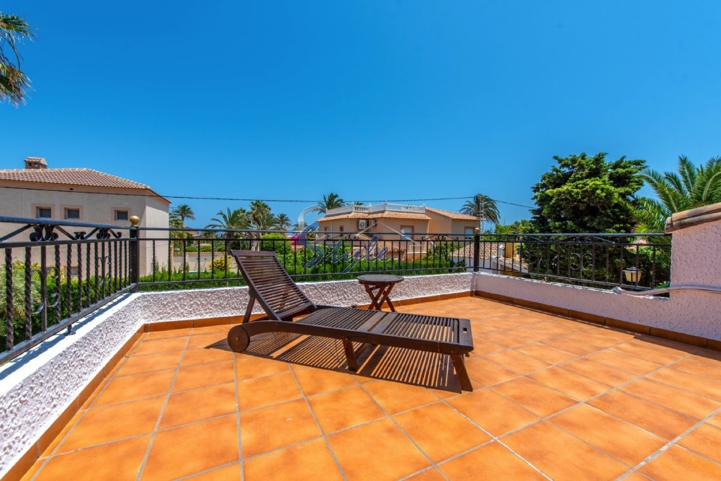 Resale - Villa - Cabo Roig