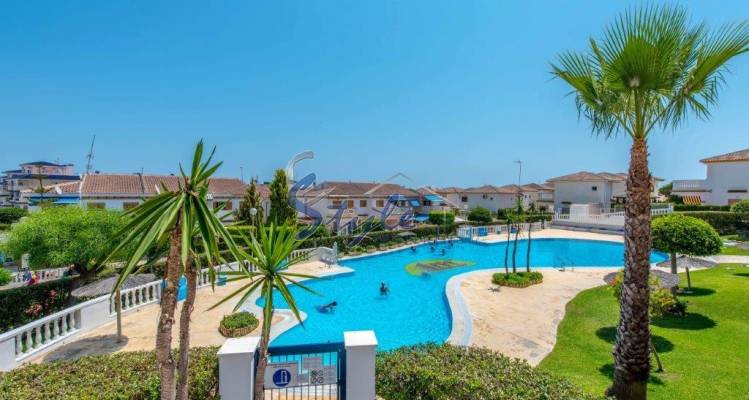 Resale - Apartment - La Mata - La Mata Torrevieja