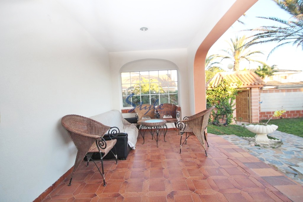 Resale - Villa - Cabo Roig