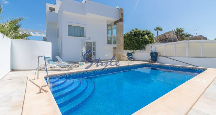 Resale - Villa - Playa Flamenca