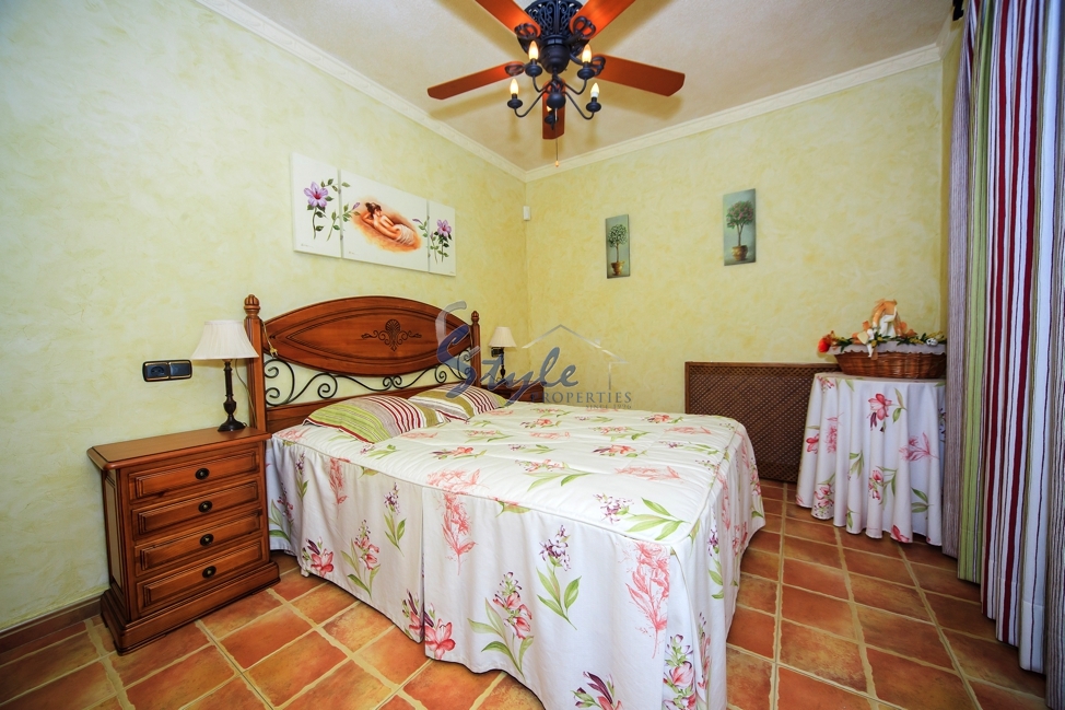 Resale - Villa - Los Balcones, Torrevieja - Los Balcones