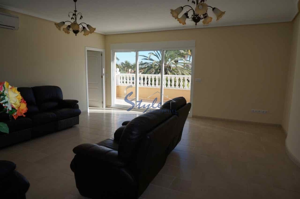 Resale - Villa - Cabo Roig