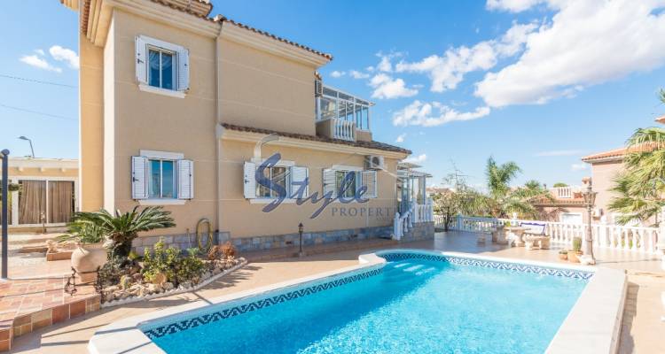 Resale - Villa - Los Balcones, Torrevieja - Los Balcones