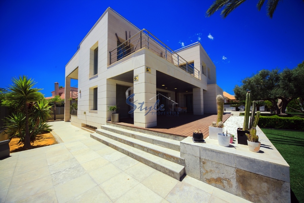 Resale - Villa - La Zenia