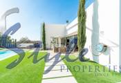 Resale - Villa - Las Colinas