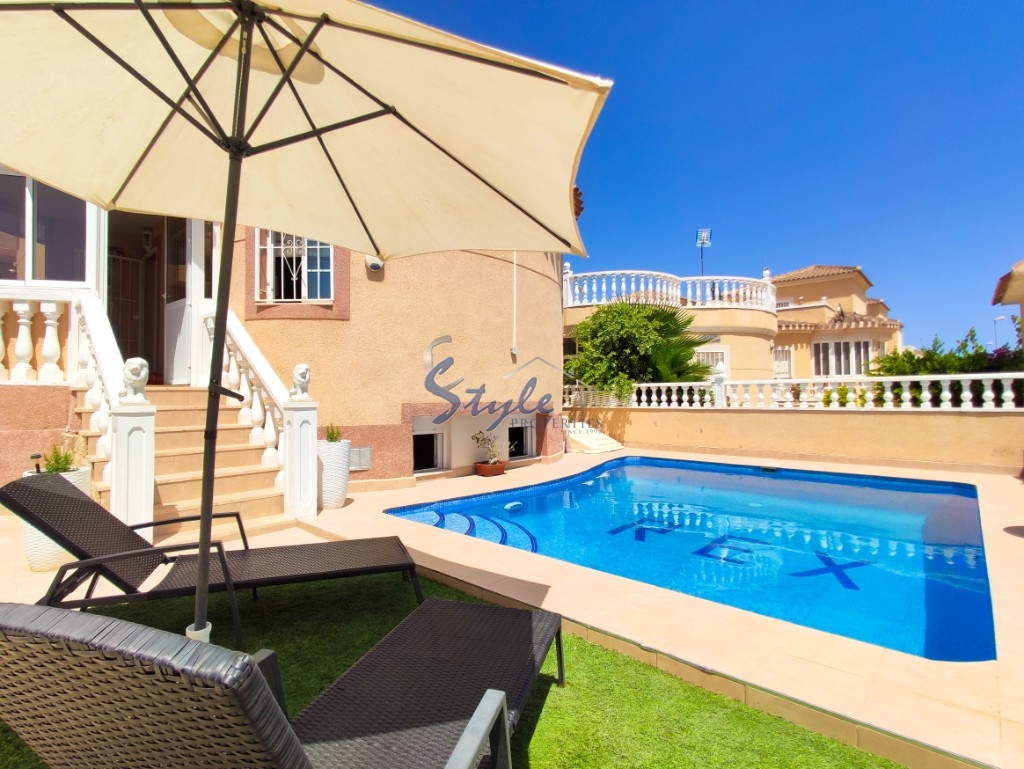 Resale - Villa - Playa Flamenca