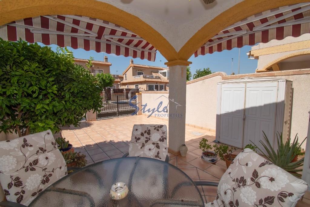 Buy bungalow in Mil Palmeras with garden close to the beach. ID 6102