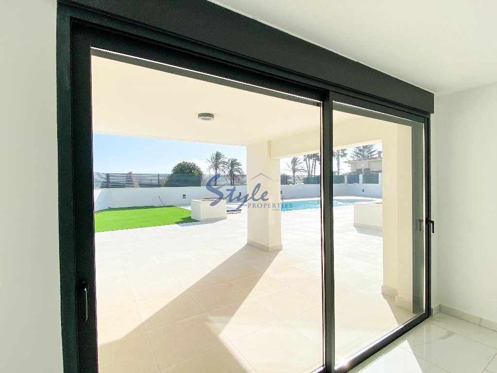 Resale - Villa - Torrevieja