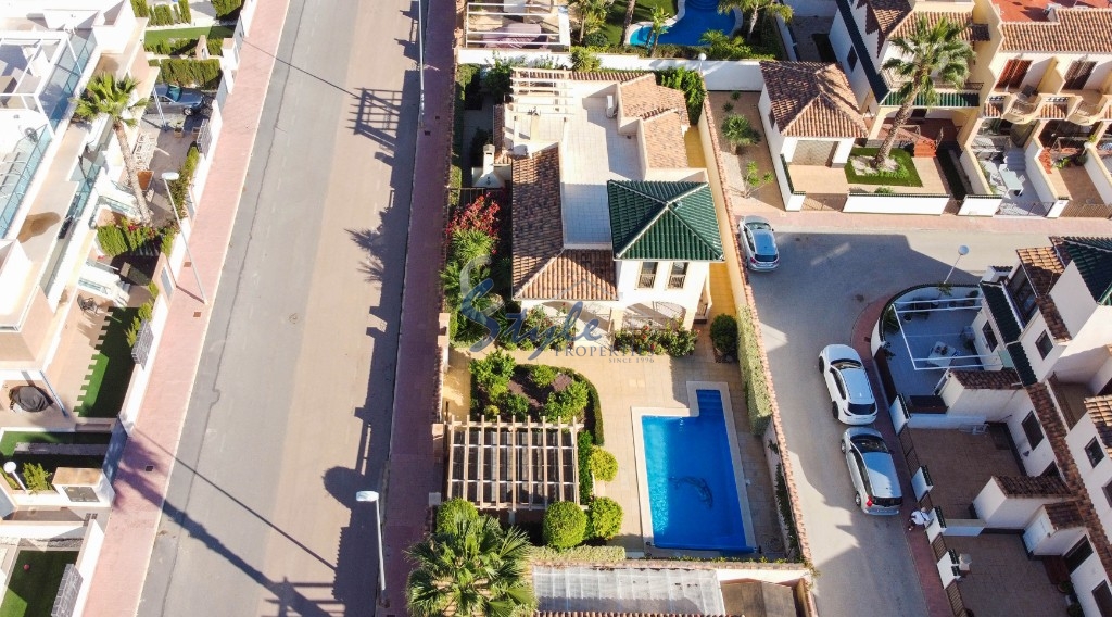 Se vende chalet independiente con piscina en Doña Pepa, Ciudad Quesada, Costa Blanca, España. ID1356