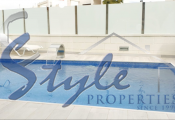 Comprar villa con piscina en Lomas de Cabo Roig, Orihuela Costa cerca del mar. ID 6023