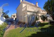 For sale detached villa with swimming pool and close to the beach in Cabo Roig, Costa Blanca, Spain. ID1434