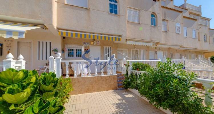 Duplex for sale located close to the sea and beach in Residencial “Oasis” of Torrelamata, Torrevieja