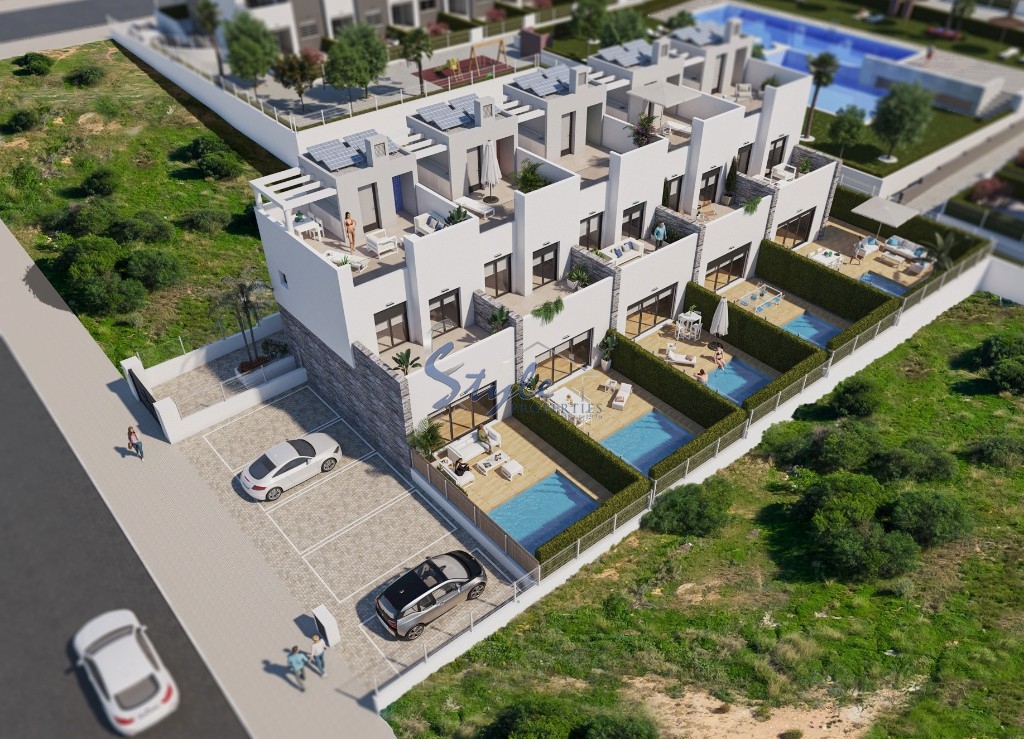 New build townhouses for sale in Torrevieja, Costa Blanca, Spain. ON1698