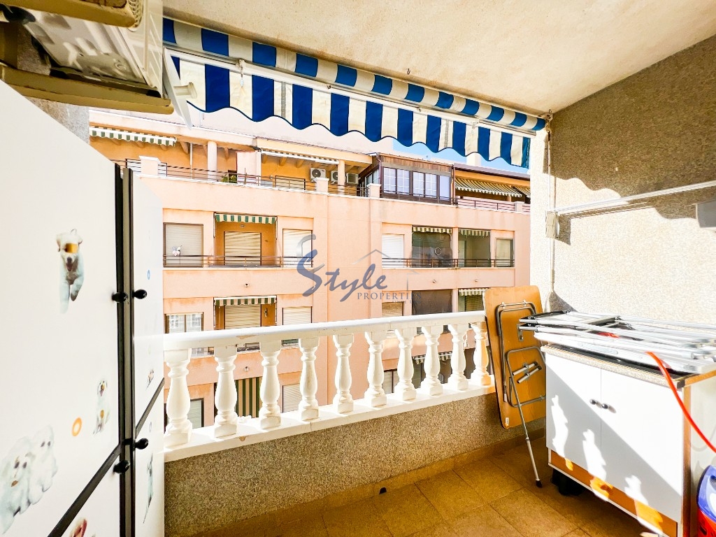 Se vende apartamento con vistas al mar en Torrevieja, Costa Blanca, España. ID1810