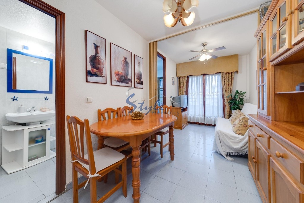 Se vende acogedor apartamento cerca de la playa en Torrevieja, Costa Blanca, España. ID1620