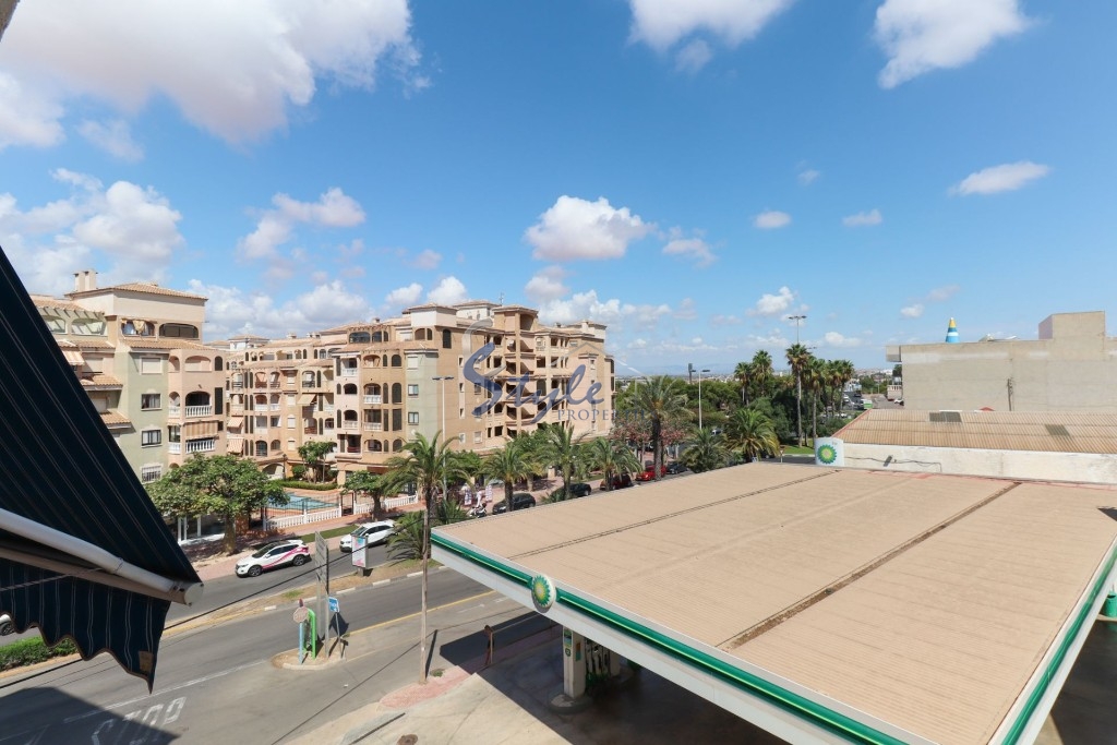 Buy apartment on the beach in Parque Las Naciones, Torrevieja, Costa Blanca. ID: 6143 