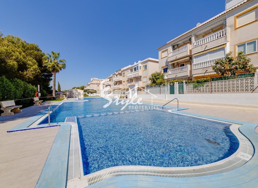 2-Bedroom Apartment in Torrevieja with Communal Pool, Garage and Storage Room.ID 1476