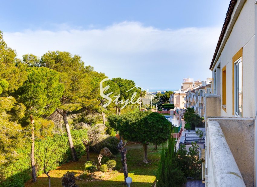 2-Bedroom Apartment in Torrevieja with Communal Pool, Garage and Storage Room.ID 1476