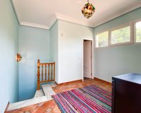 A la venta una exclusiva villa de lujo con una gran parcela en Villamartín, Costa Blanca, España. ID3484