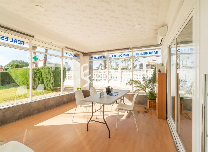 Alquiler larga estancia - Commercial - Orihuela Costa  - La Zenia