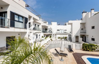 Apartament  - Resale - La Mata - 1654