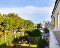 Apartamento de 2 dormitorios en Torrevieja con piscina comunitaria, garaje y trastero. ID 1476