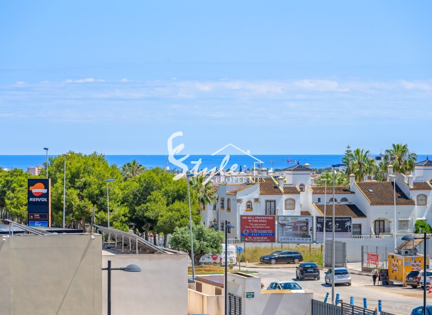 Apartamento de Lujo de 2 Dormitorios con Vistas al Mar, Spa y Piscina en Los Dolses, Orihuela Costa. ID1473