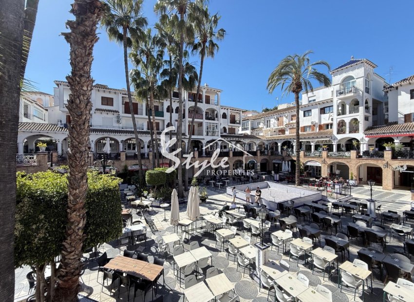 Apartamento en esquina de 2 dormitorios en Villamartín Plaza, Orihuela Costa – con piscina y cerca al campo de  golf. ID3421